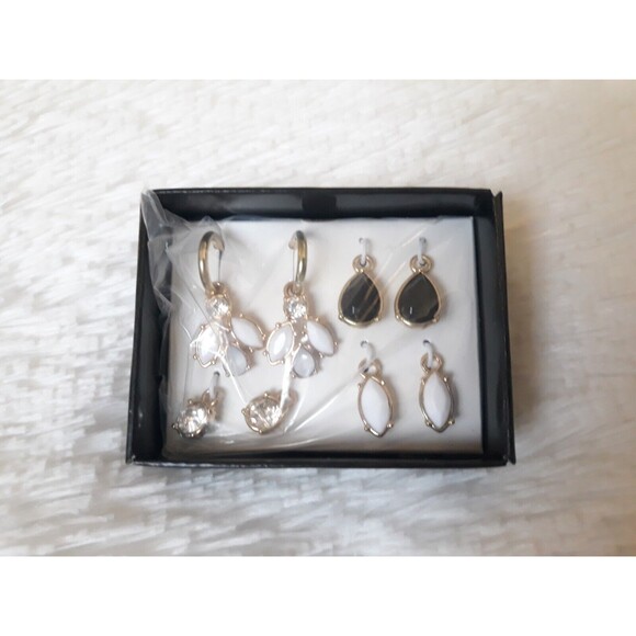 AVON FLORAL CLUSTER INTERCHANGEABLE 4 PAIR HOOP SET (GOLDTONE) ~ NEW SEALED!!! - Picture 3 of 7